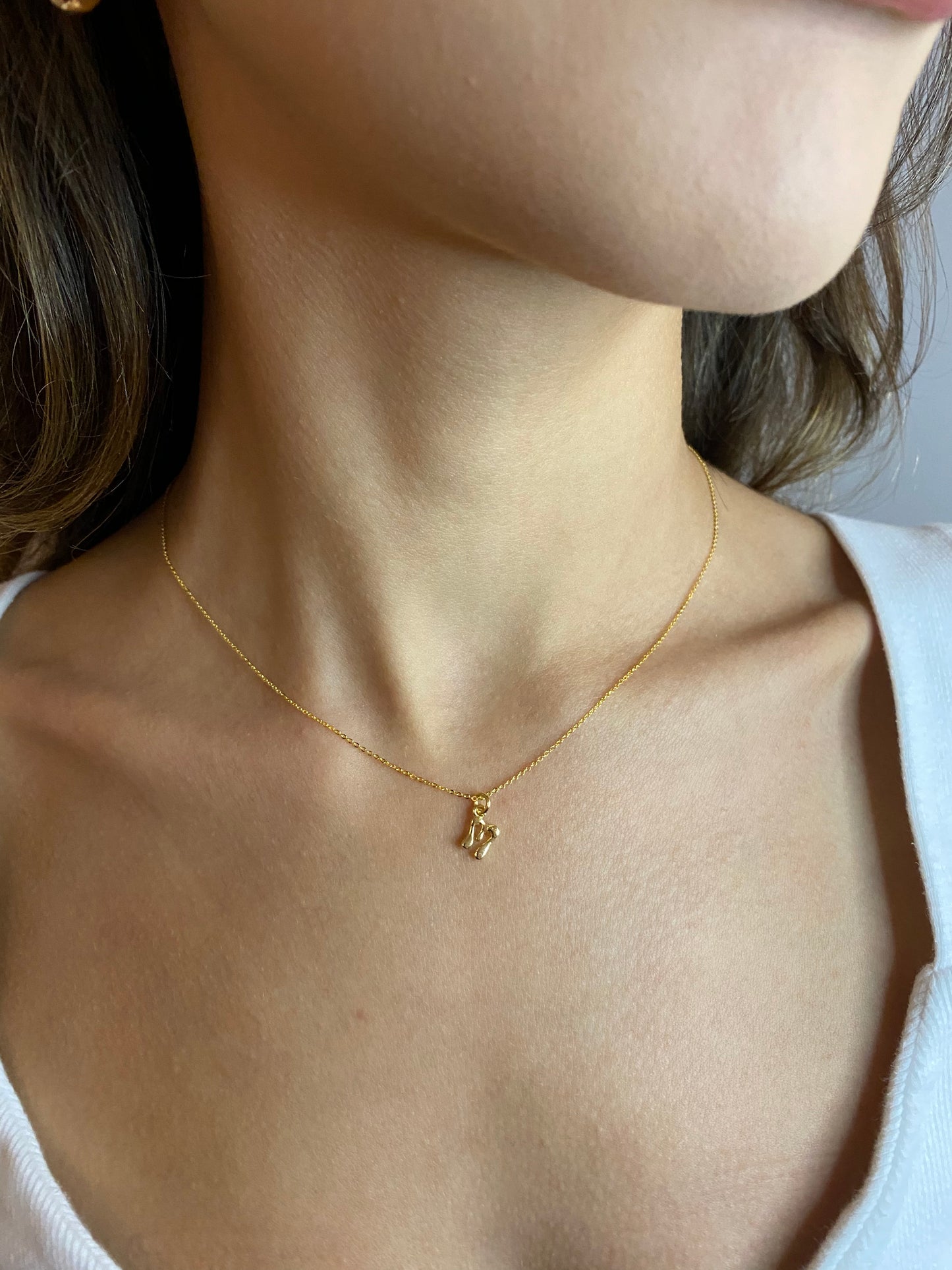 Colar com Pingente de Letra Banhado a Ouro