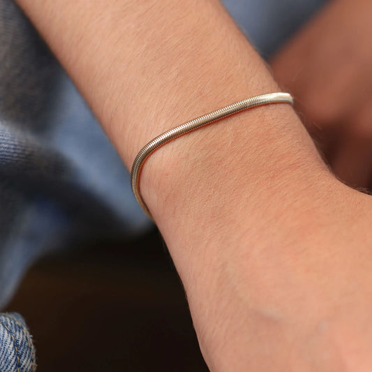 Pulseira Malha Espessura Fina Banho de Ouro