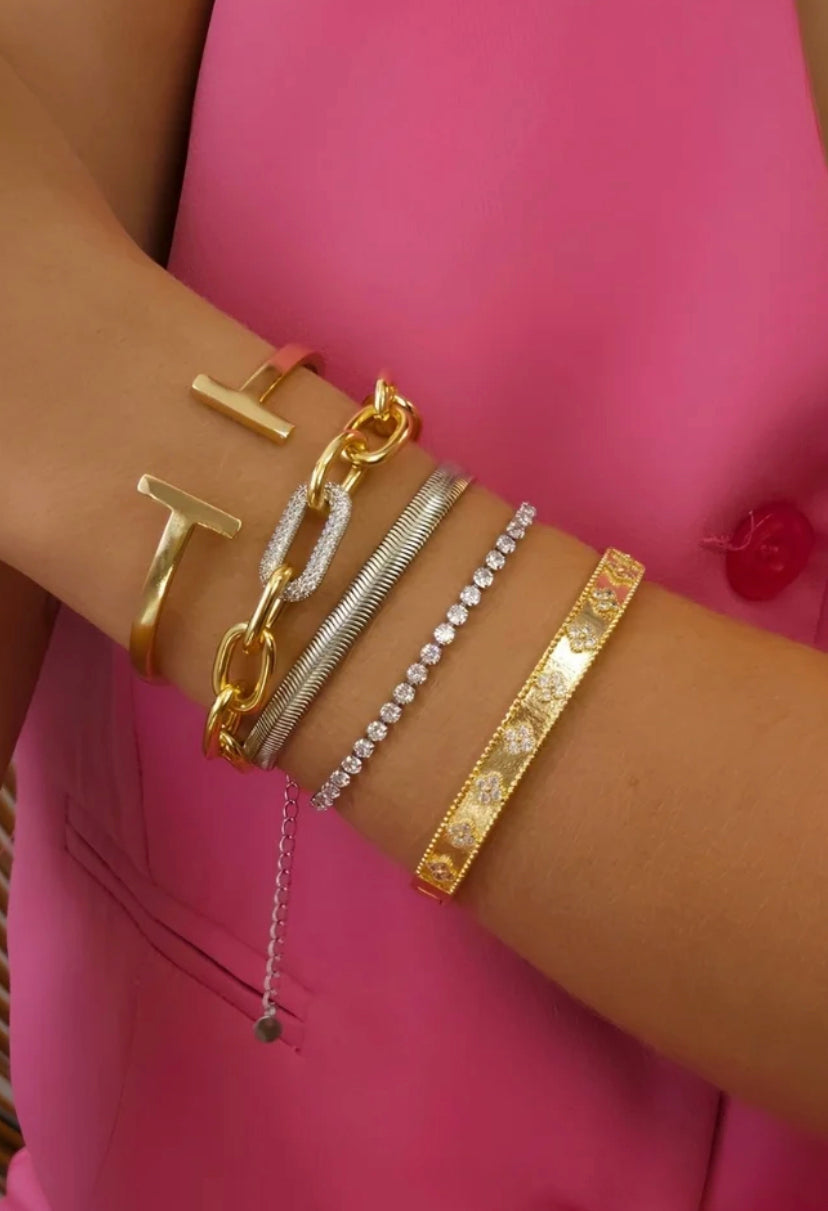 Pulseira de Elos com Pingente Cravejado