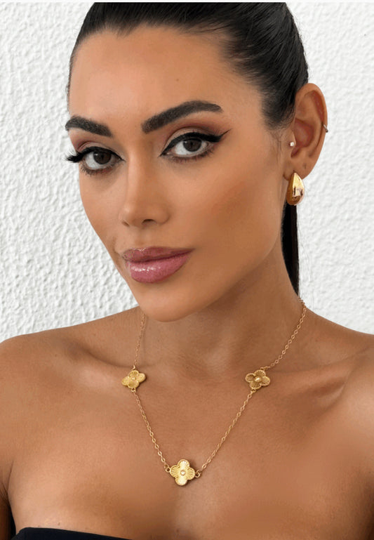 Colar inspiração Virginia trevo Banho de ouro