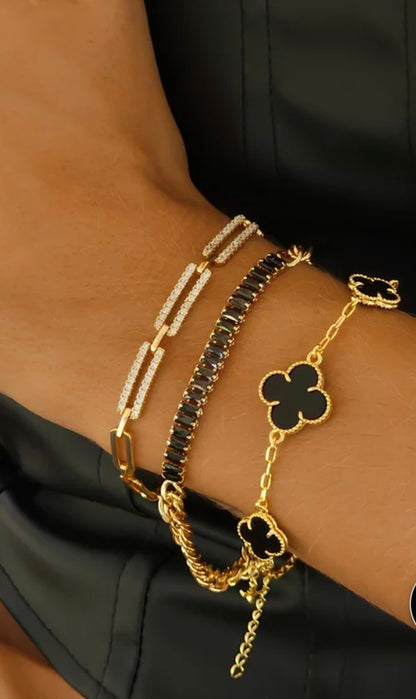 Pulseira 3 Trevos Ônix no Banho de Ouro