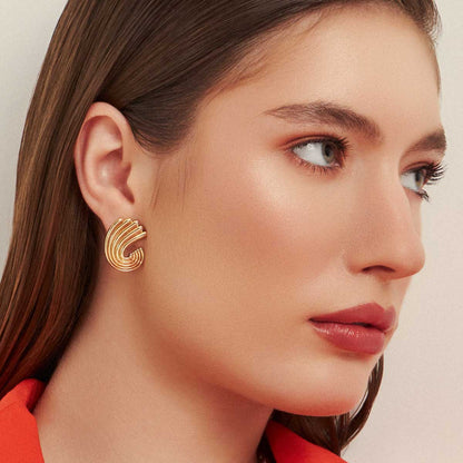 Brinco Curvo e Texturizado